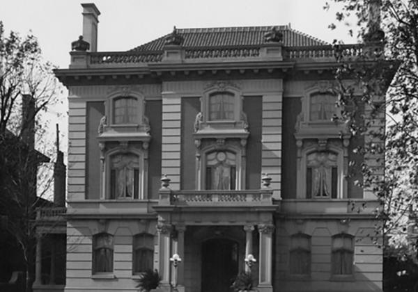 Photo of the Ferguson Mansion which houses the Filson Historical Society